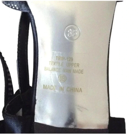 Cause‎ & Effect Size 8B Evening Party Sandals Black Heels  Rhinestone Accents - Picture 4 of 5